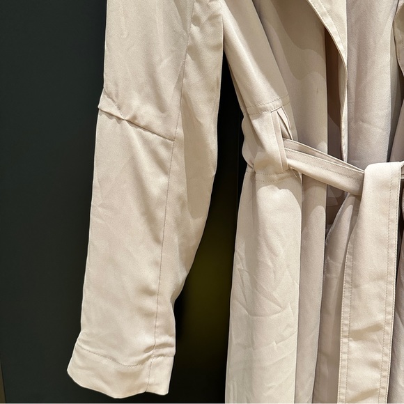 Aritzia Babaton Quincy Flowy Trench Coat, Taupe, XS - Picture 9 of 15